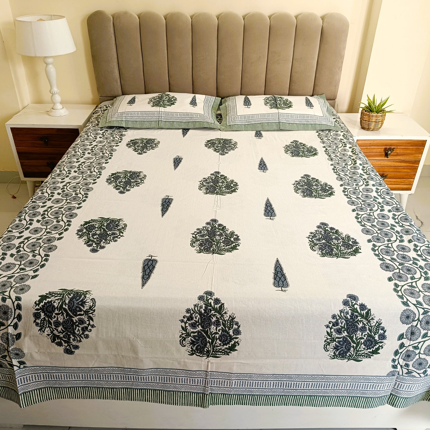 Surajmukhi 100% Cotton Bedding set | Queen size