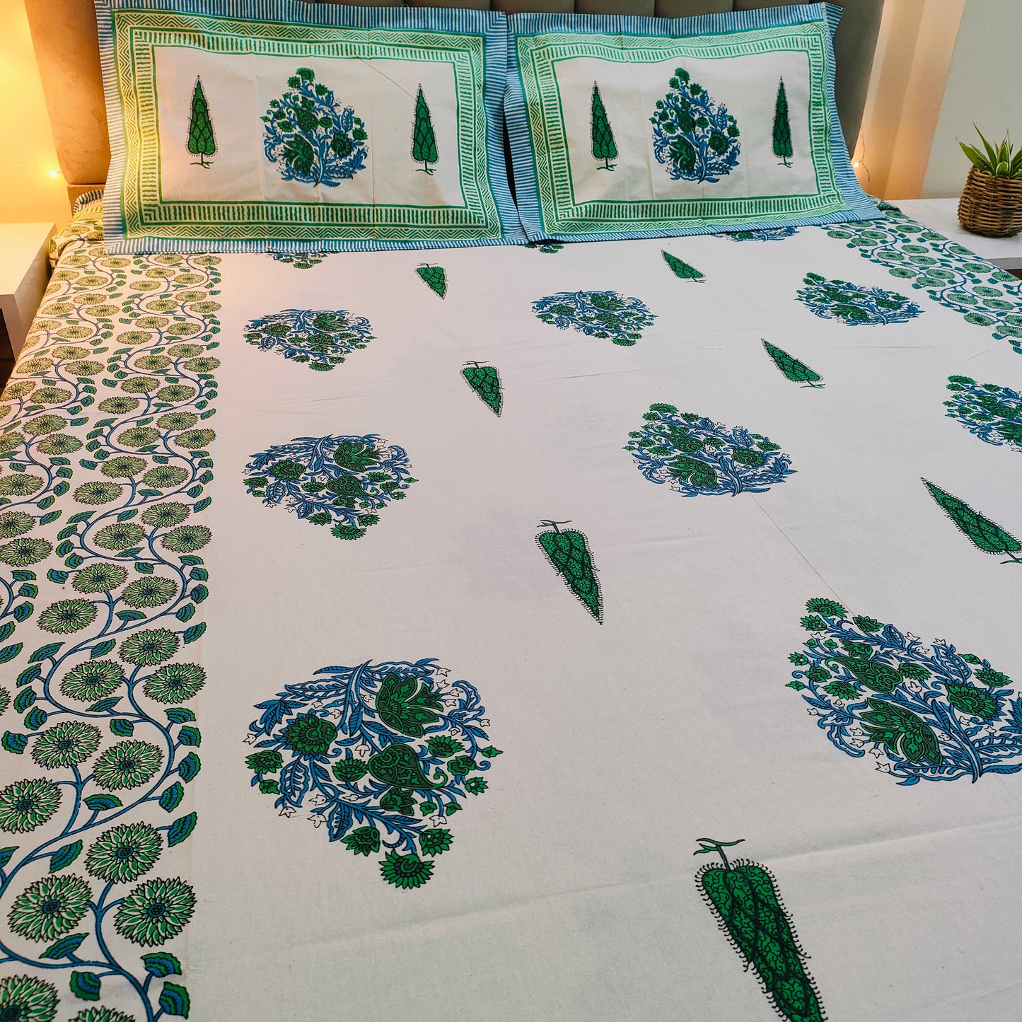 Surajmukhi 100% Cotton Bedding set | Queen size